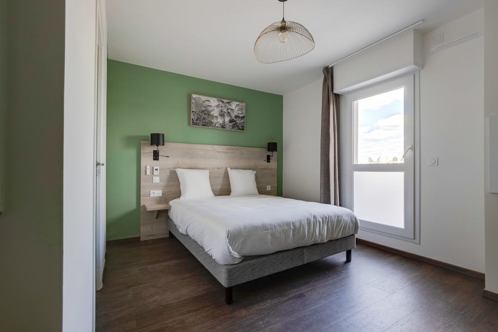 All Suites Appart Hôtel Massy-Palaiseau 9