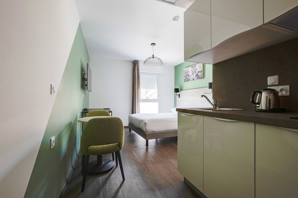 All Suites Appart Hôtel Massy-Palaiseau 12