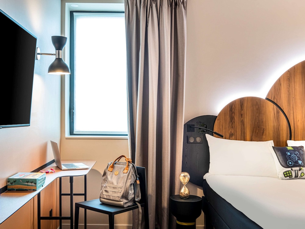 Ibis Styles Paris Meteor Avenue d'Italie 6