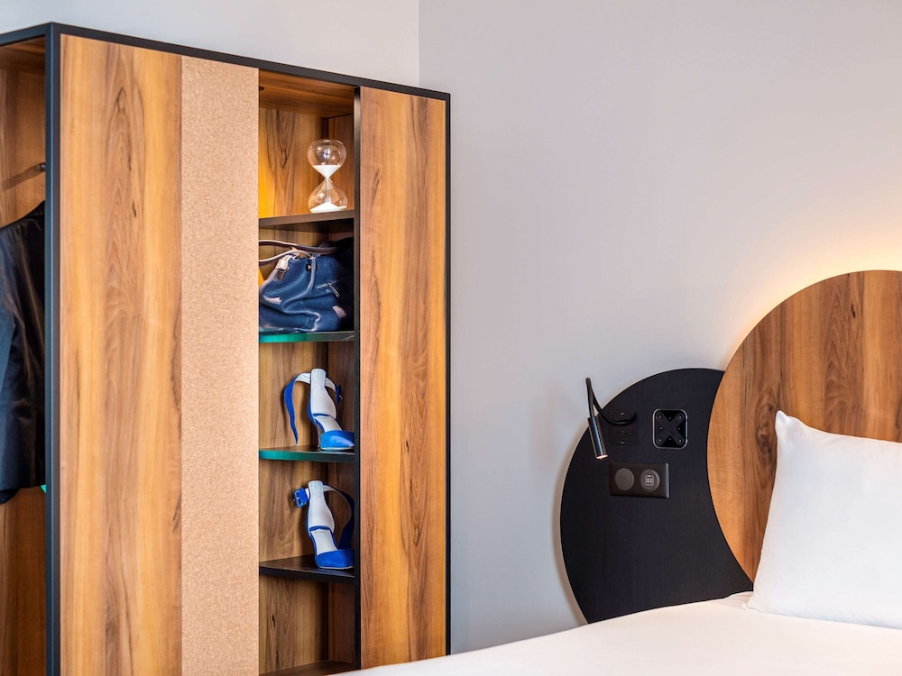 Ibis Styles Paris Meteor Avenue d'Italie 17
