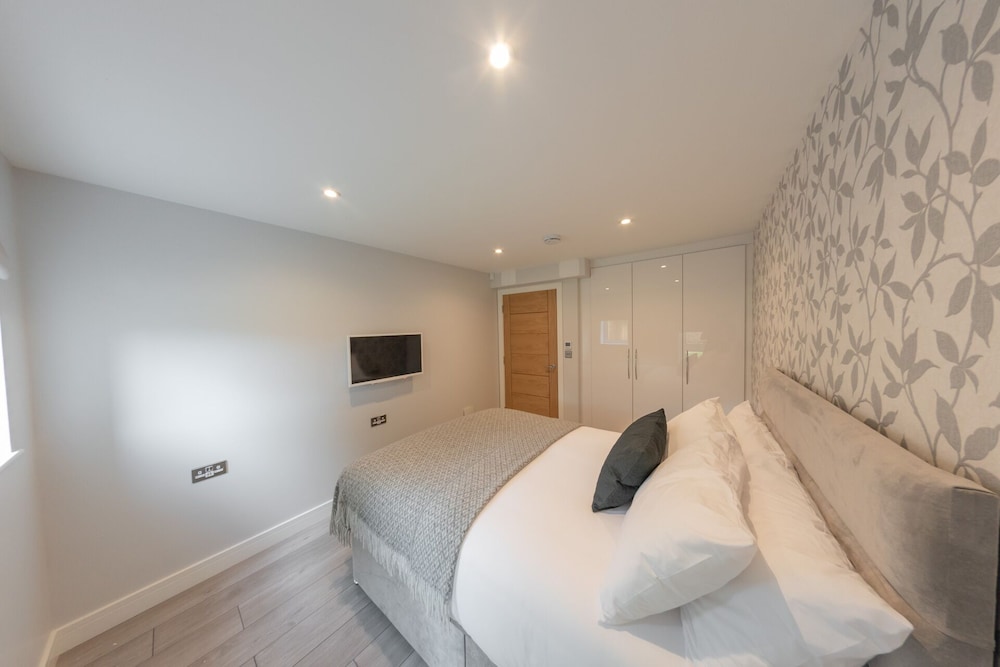 Ivory Lodge 18