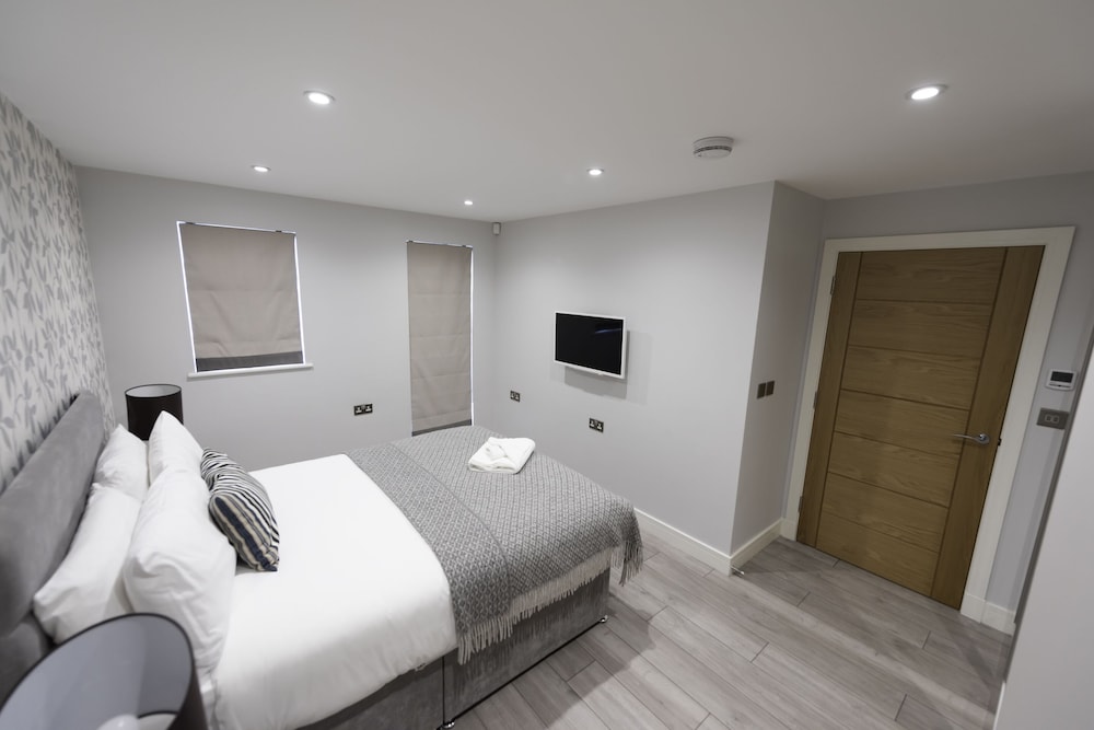 Ivory Lodge 15