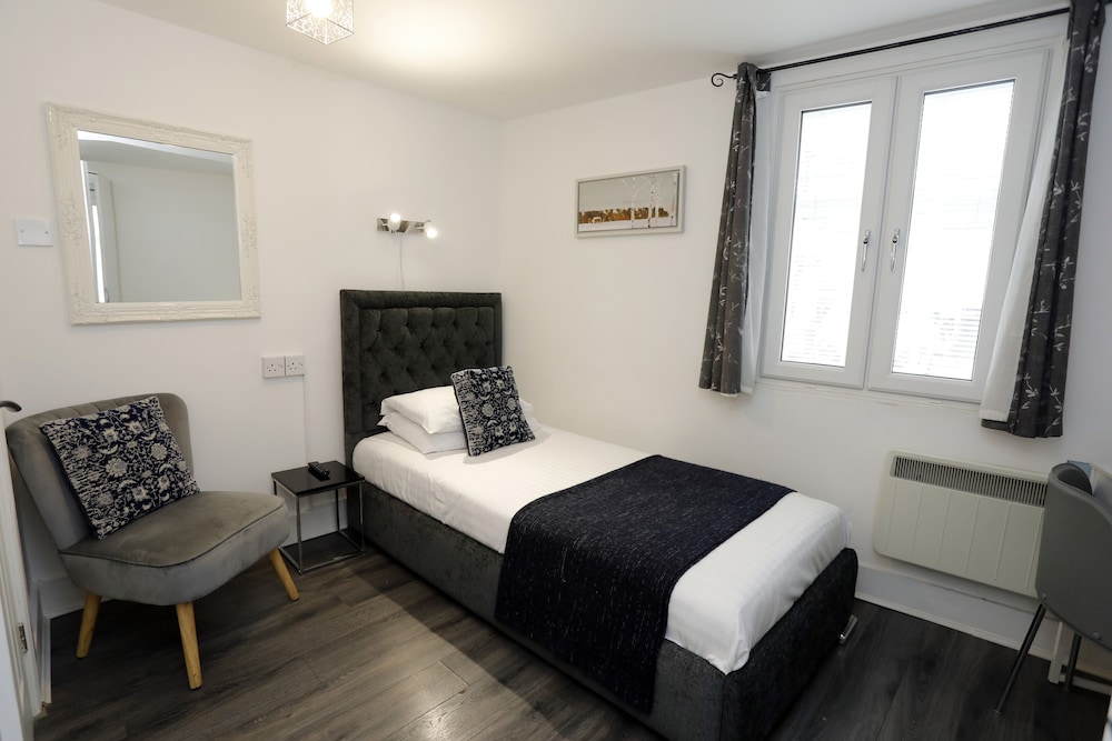 Village Hotel 10