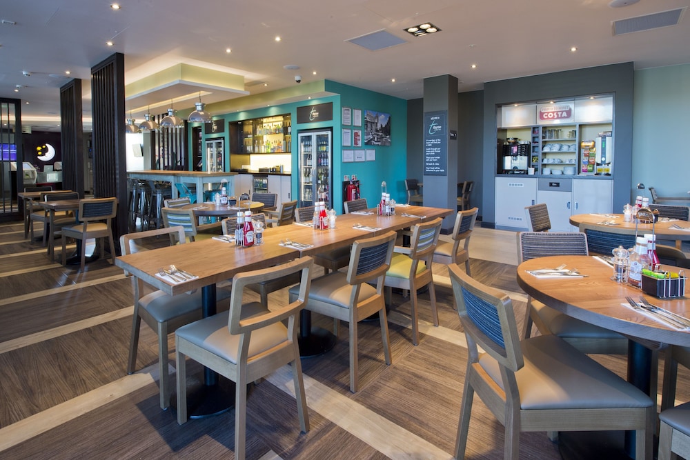London Tolworth Hotel 11
