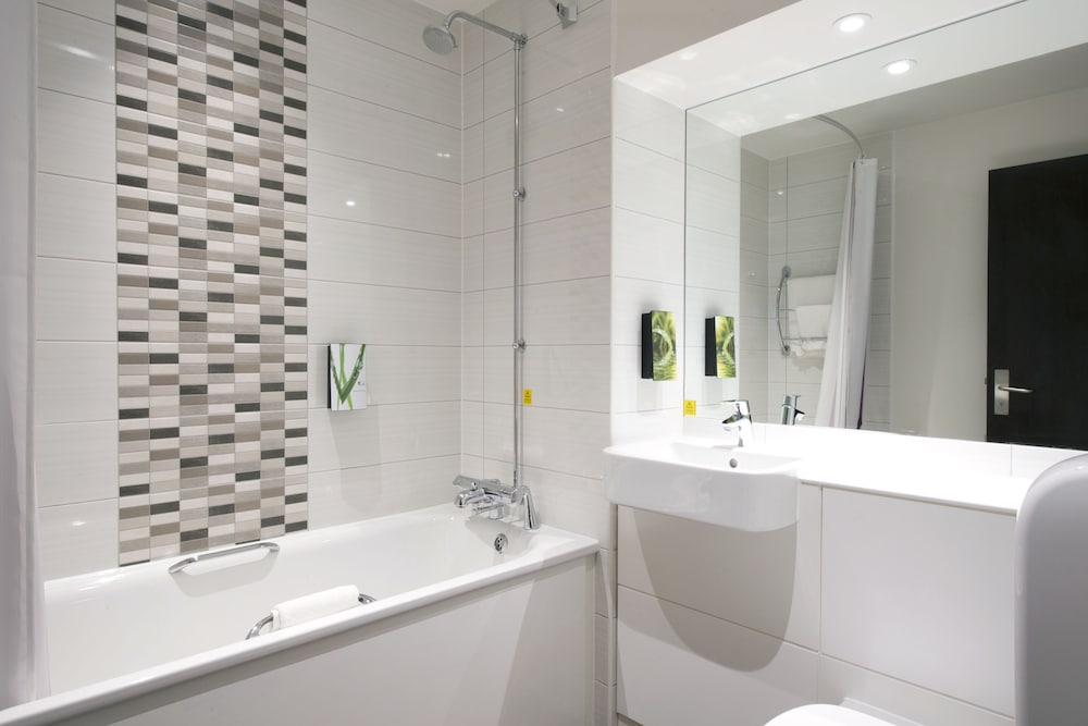 London Tolworth Hotel 3