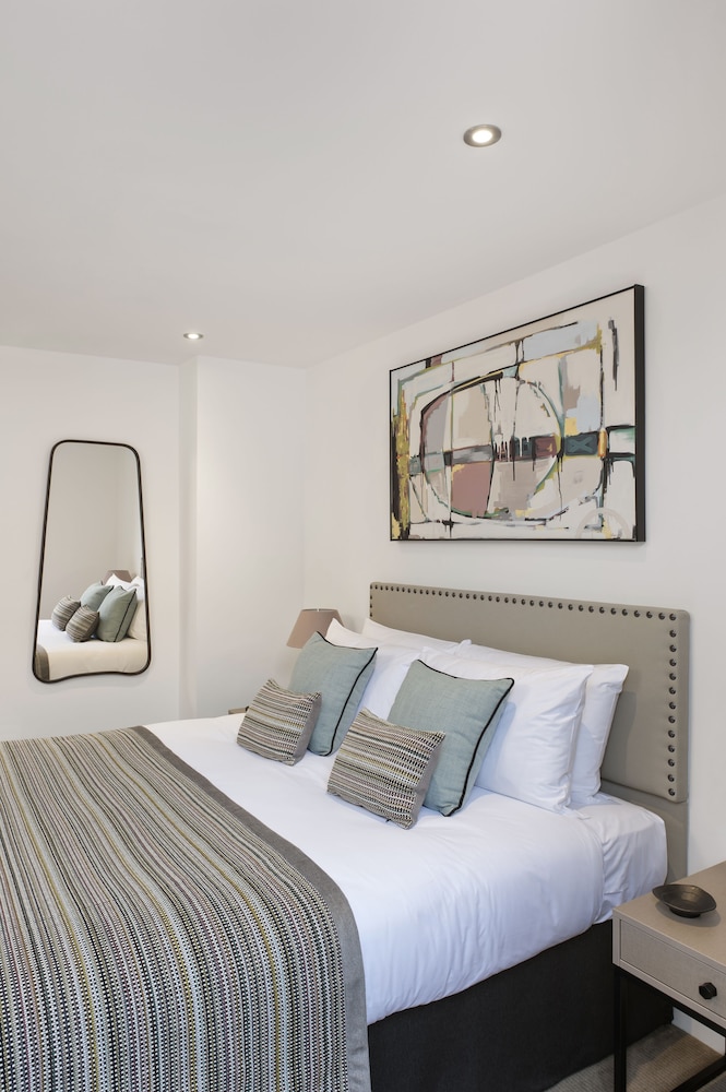 The Chronicle Supercity Aparthotels 19