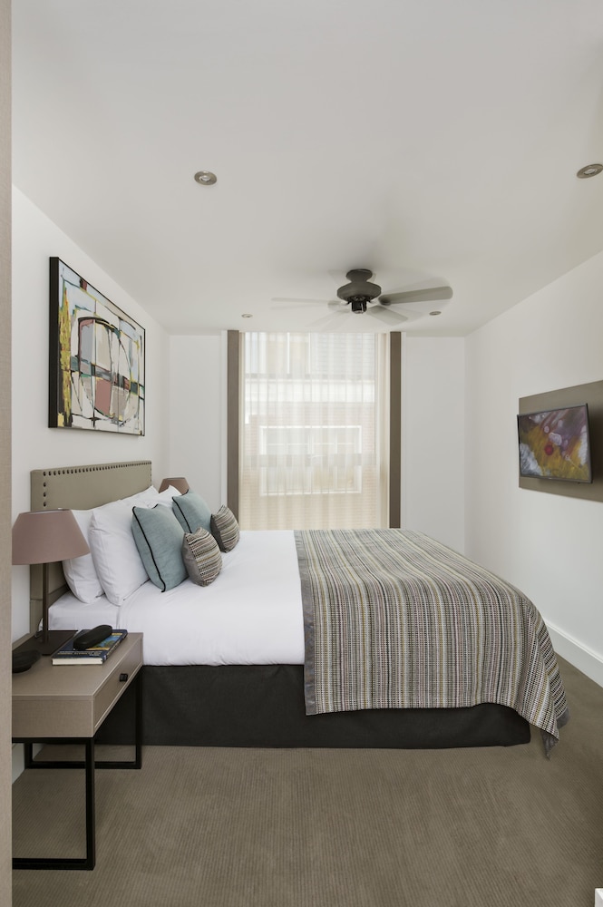 The Chronicle Supercity Aparthotels 10