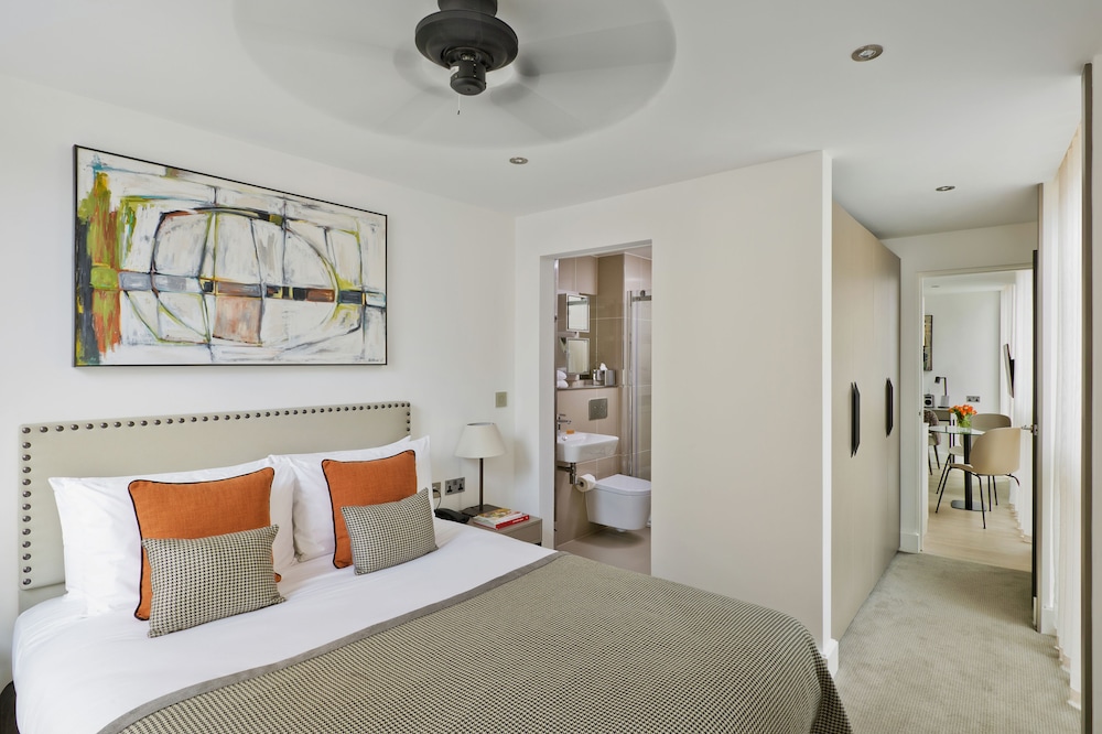 The Chronicle Supercity Aparthotels 12