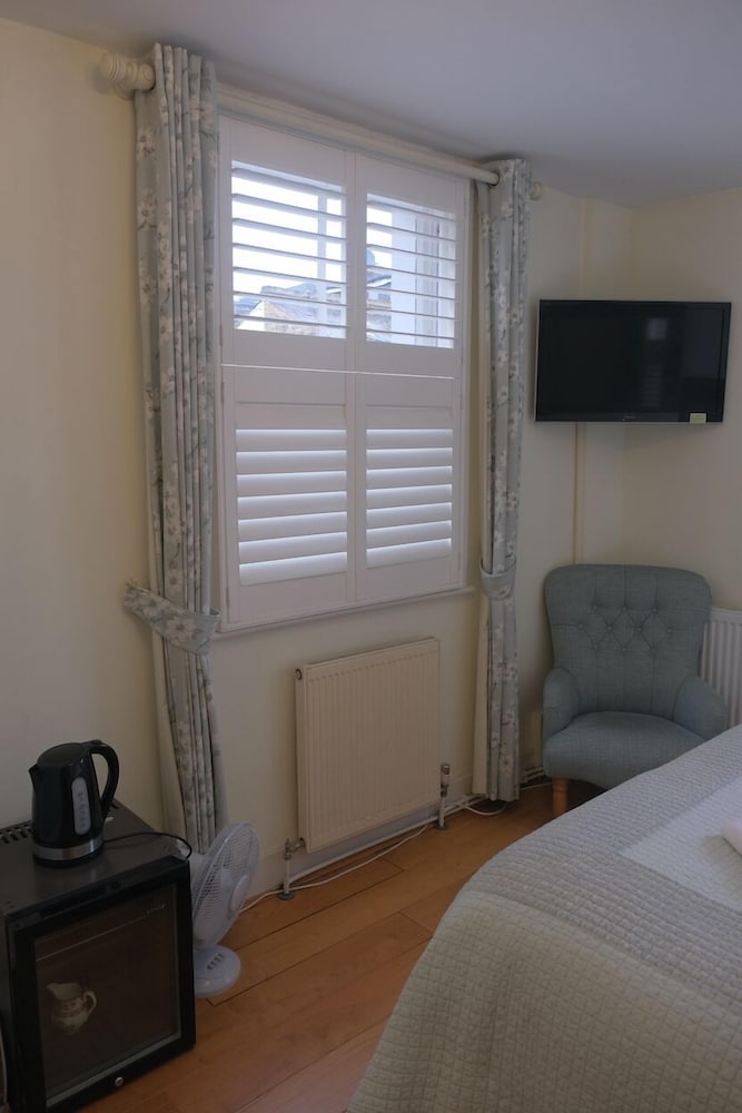 Goodenough Guesthouse 6