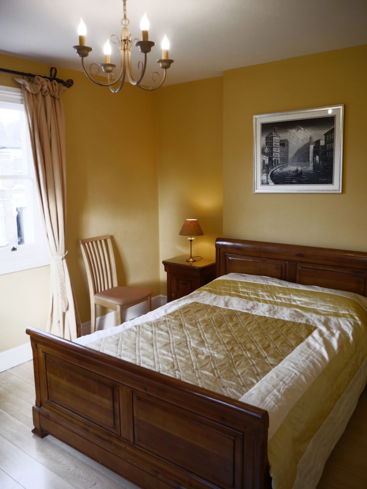 Goodenough Guesthouse 4