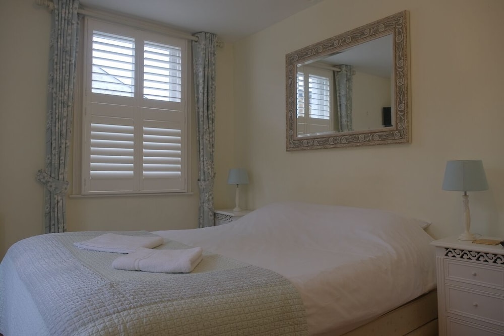 Goodenough Guesthouse 7