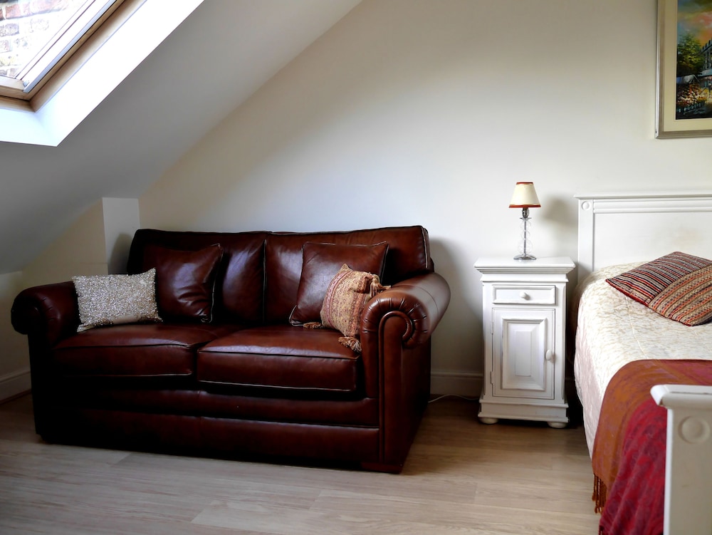 Goodenough Guesthouse 3