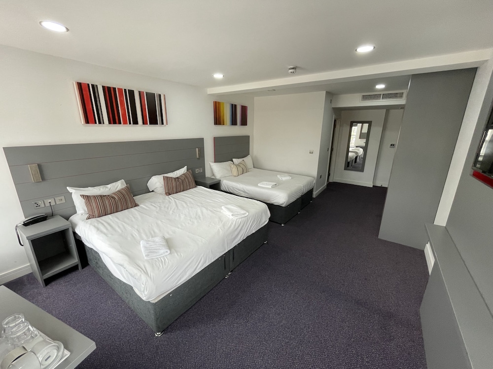 Ilford Hotel Goodmayes 16
