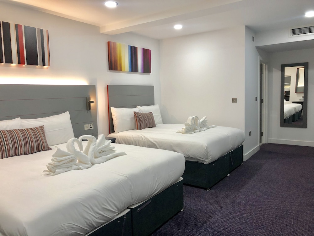 Ilford Hotel Goodmayes 8