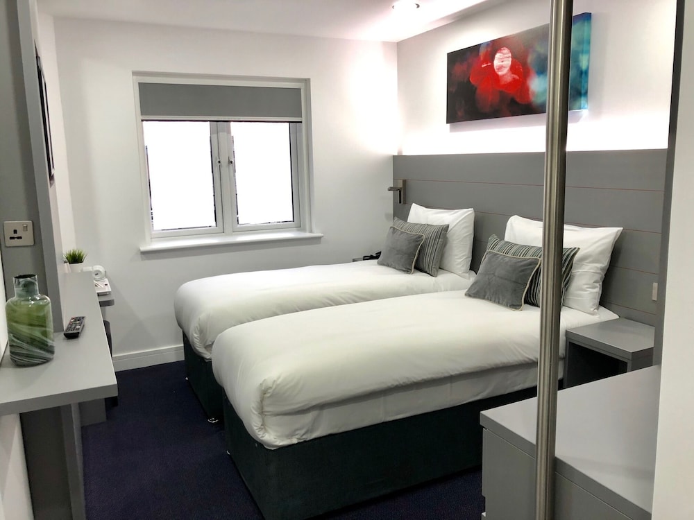Ilford Hotel Goodmayes 19
