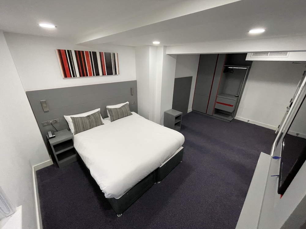 Ilford Hotel Goodmayes 14