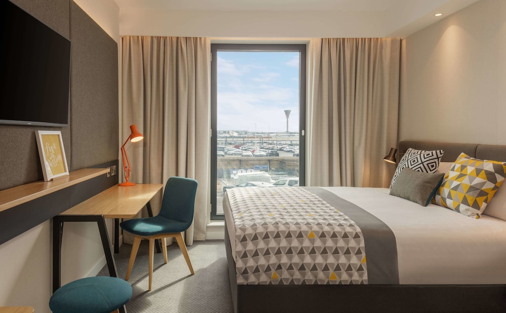 Holiday Inn London - Heathrow Bath Road 3