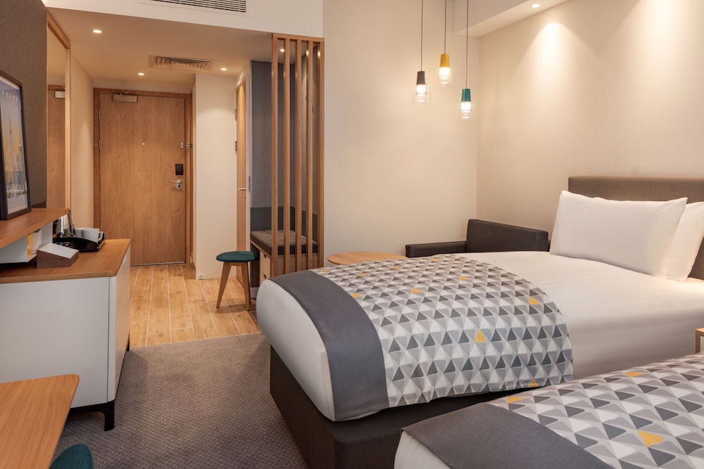 Holiday Inn London - Heathrow Bath Road 7