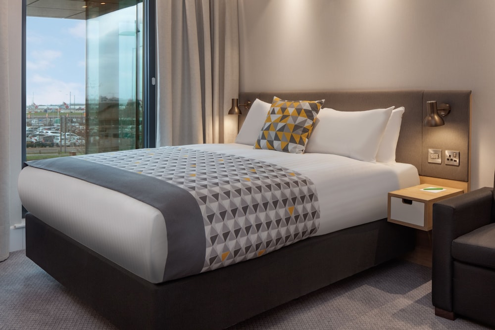 Holiday Inn London - Heathrow Bath Road 6