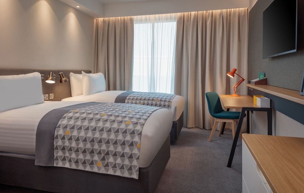 Holiday Inn London - Heathrow Bath Road 16