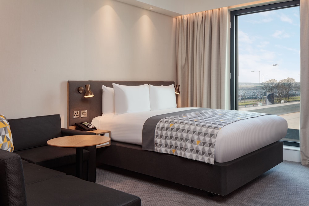Holiday Inn London - Heathrow Bath Road 17