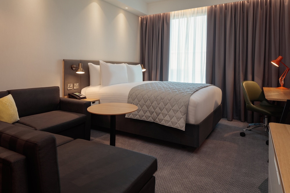 Holiday Inn London - Heathrow Bath Road 22