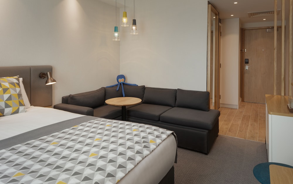 Holiday Inn London - Heathrow Bath Road 12