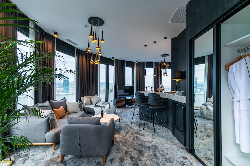Adamo Hotel 21