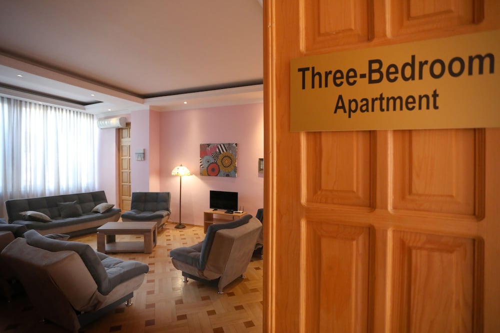 David's Apartment 17