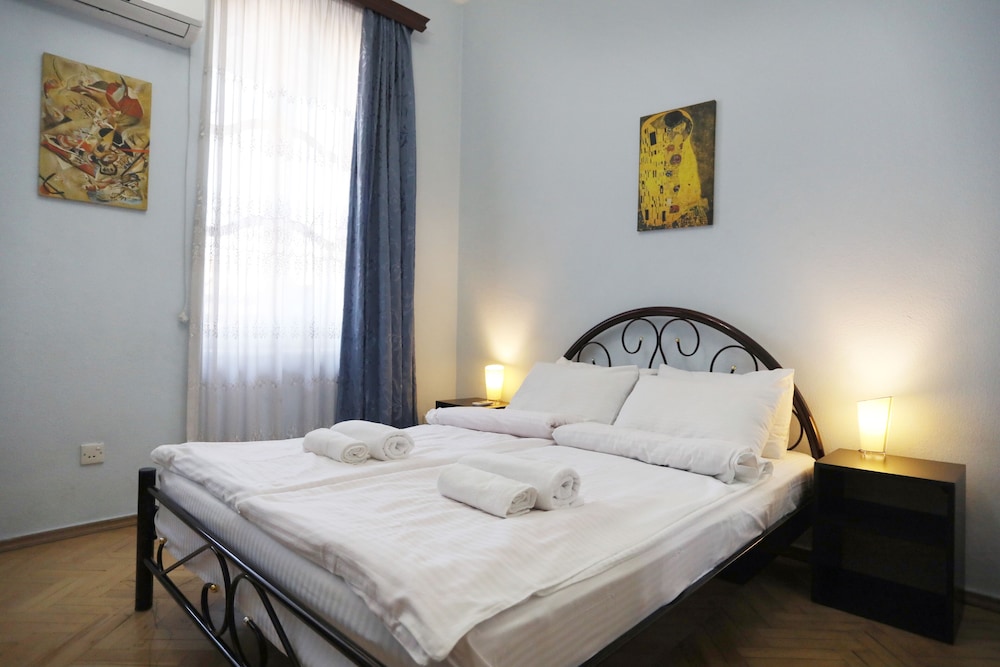 David's Apartment 5