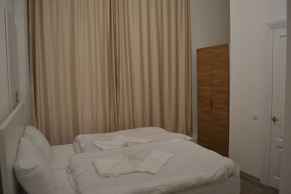 Guest House 36 8