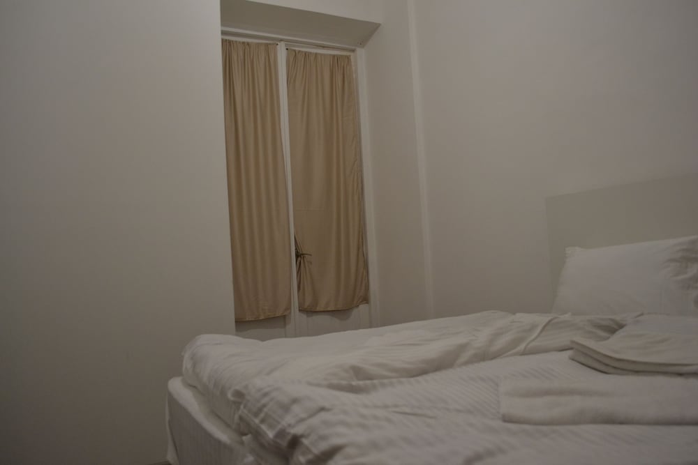 Guest House 36 7