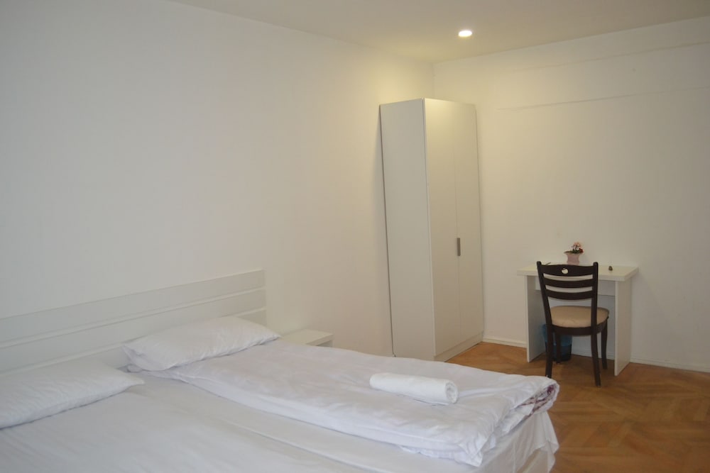 Guest House 36 16