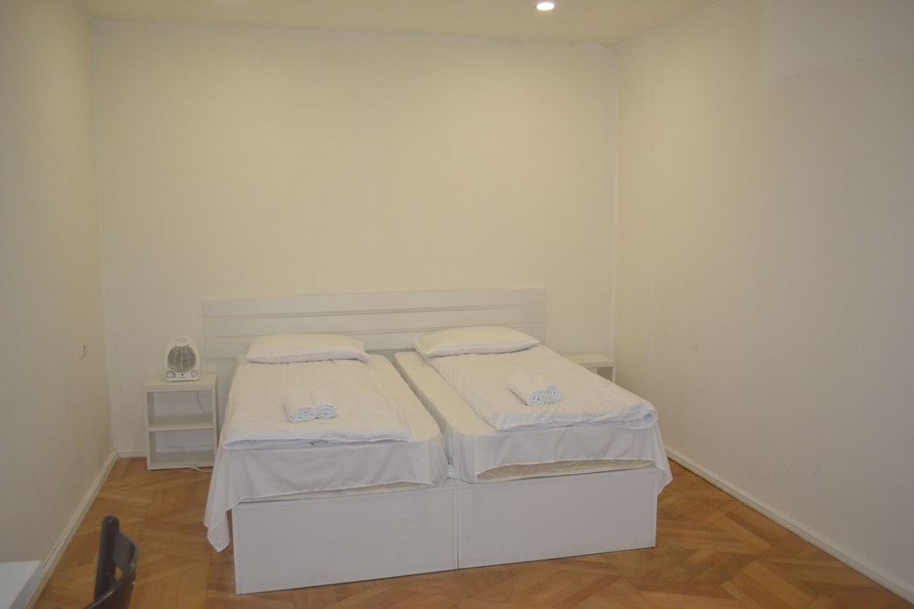 Guest House 36 18