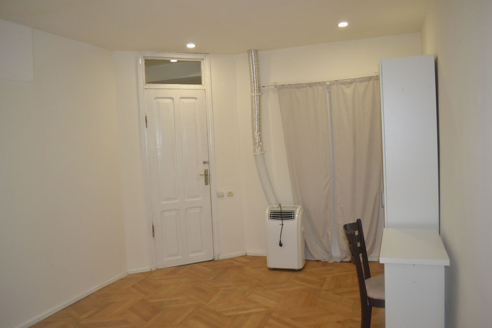 Guest House 36 20
