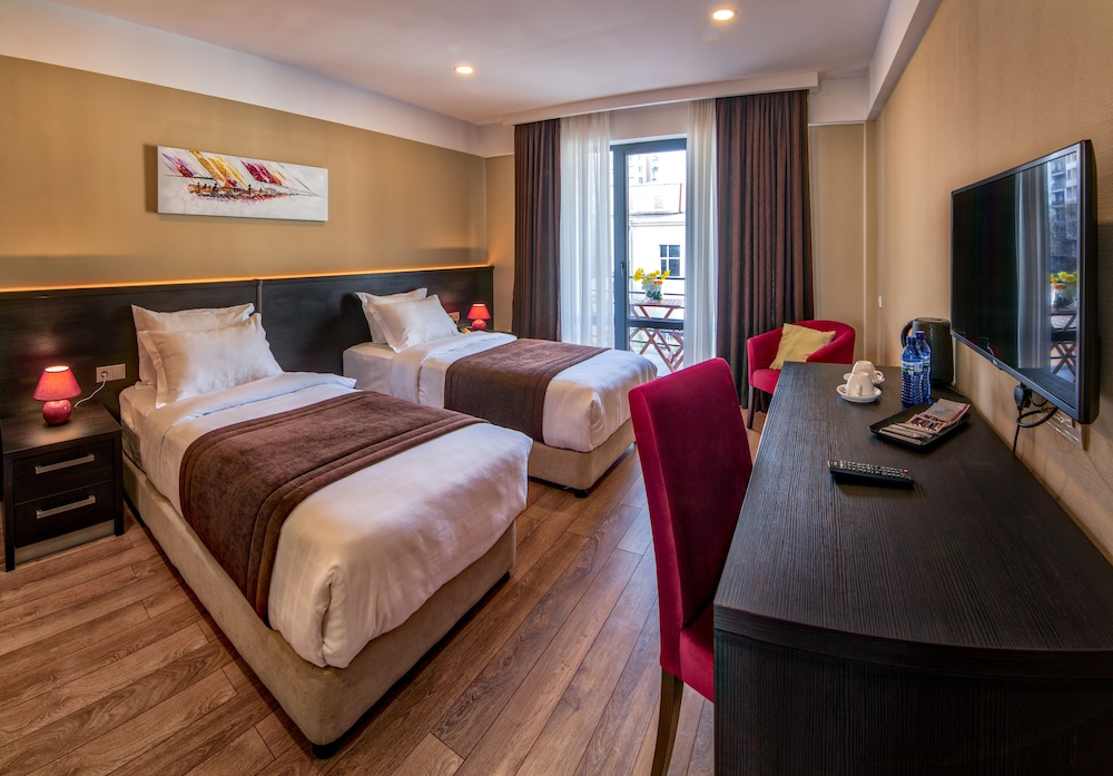 Sephia Hotel 19