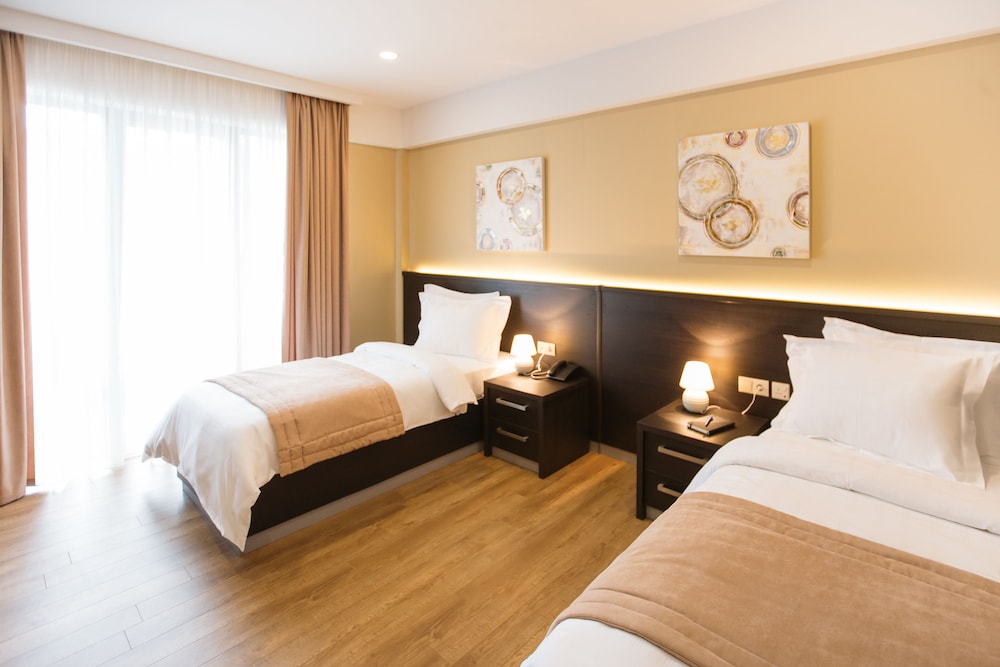 Sephia Hotel 6