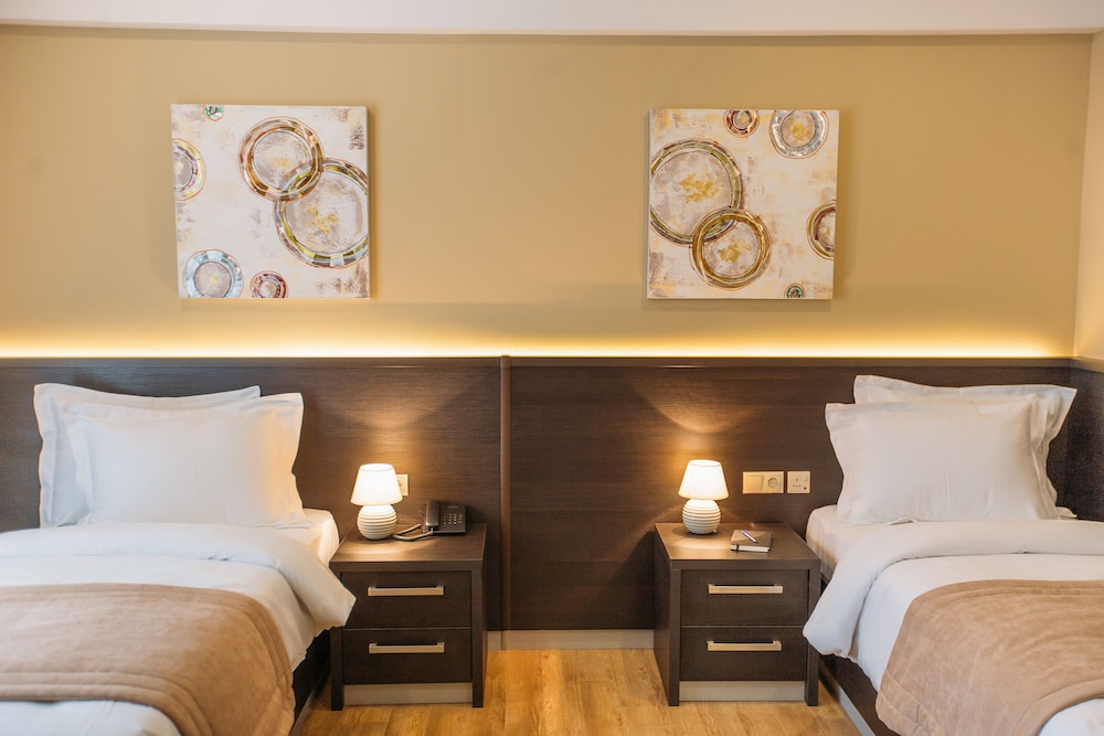 Sephia Hotel 7