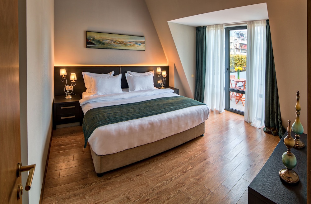 Sephia Hotel 17
