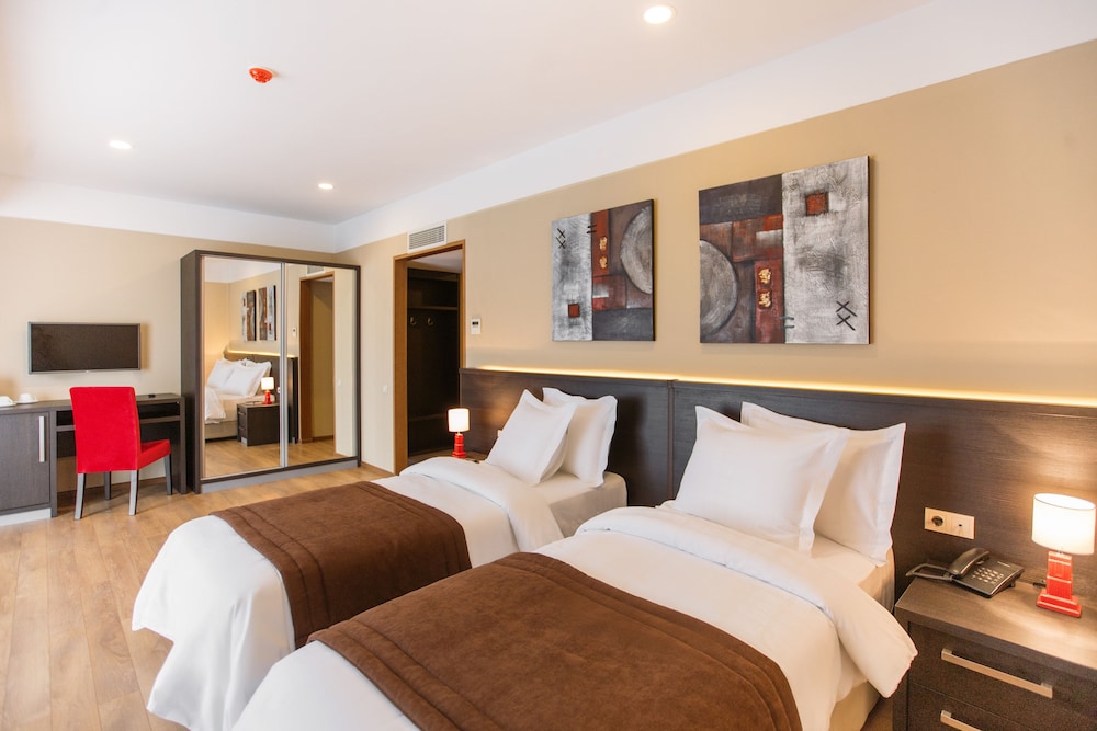 Sephia Hotel 2