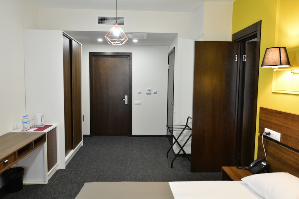Hotel Garnet 10