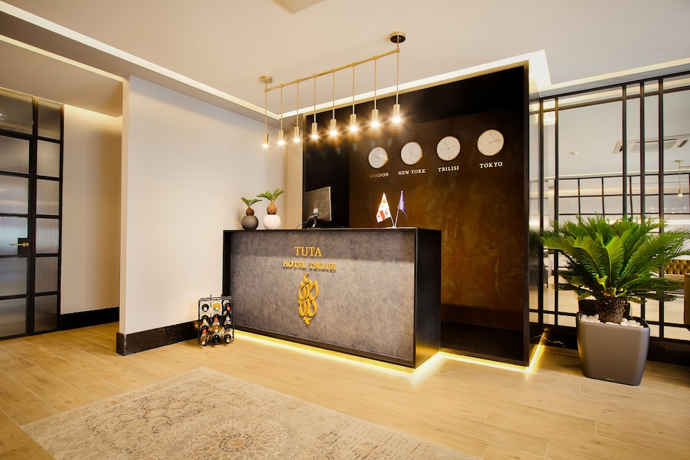 Tuta Hotel 4