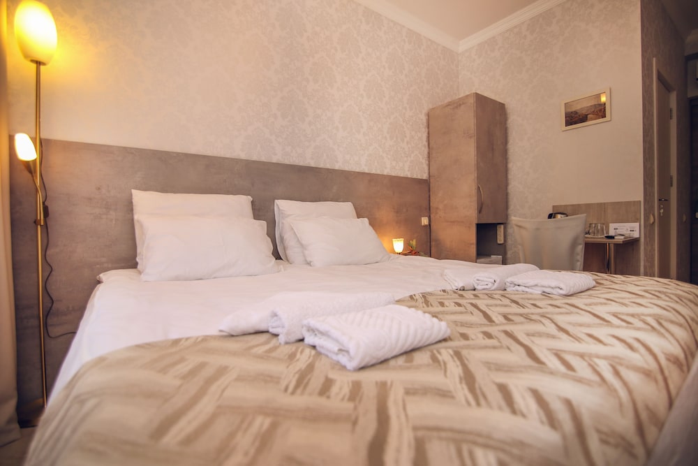 Hotel Kenari 8