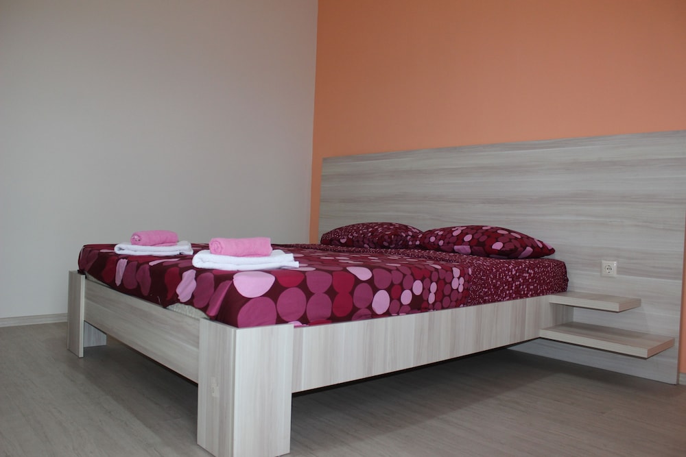Hotel 7 8
