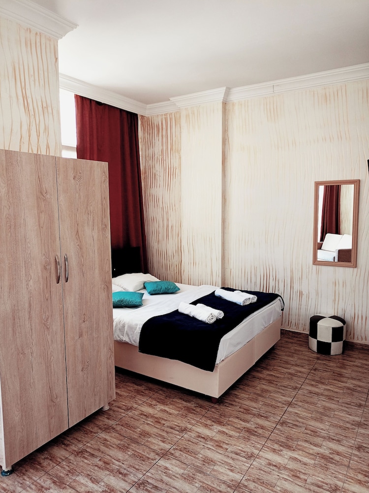 Hotel Batumi Inn 7