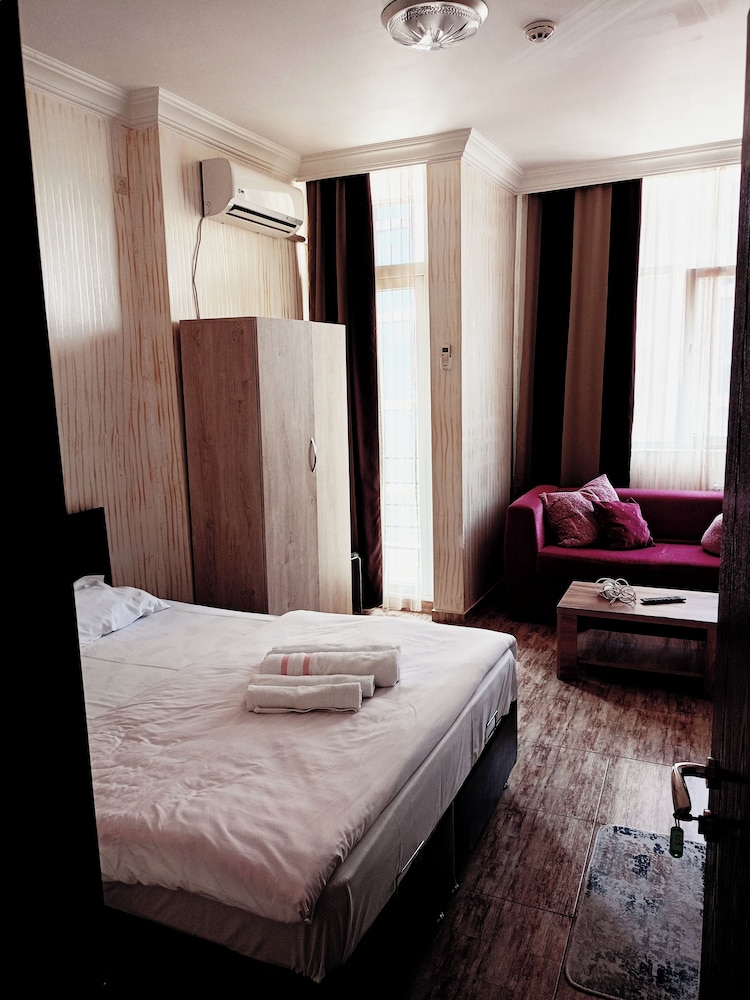 Hotel Batumi Inn 11
