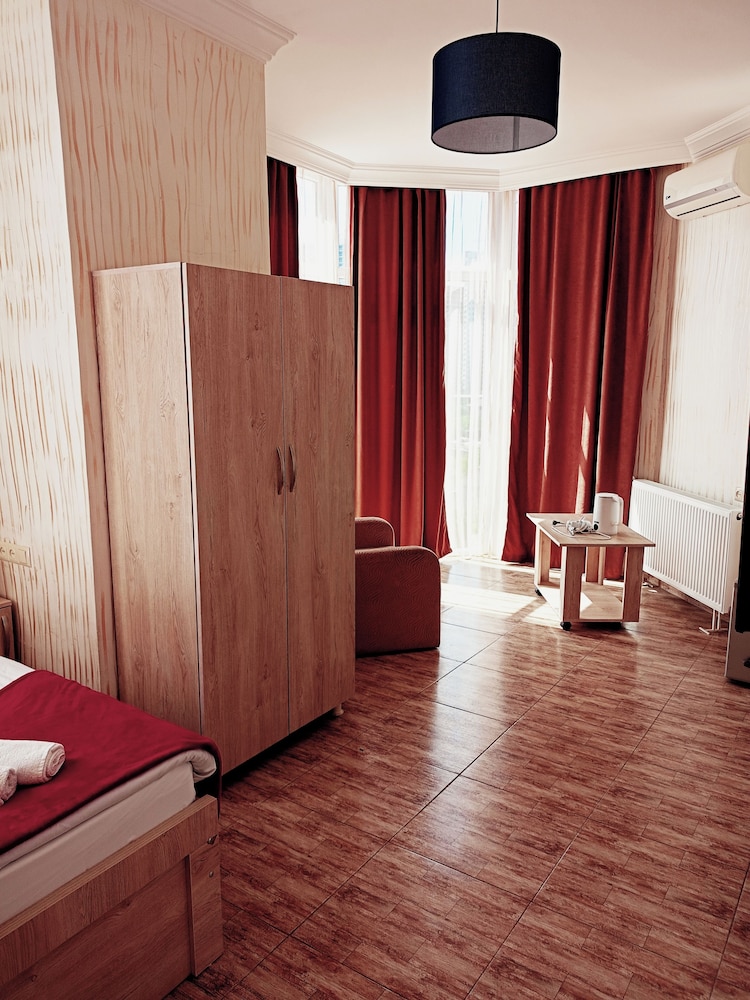 Hotel Batumi Inn 16