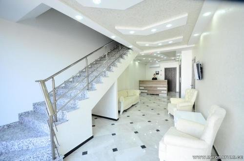 Dream Tower 18