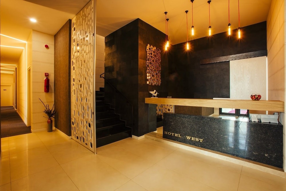 Hotel West 2