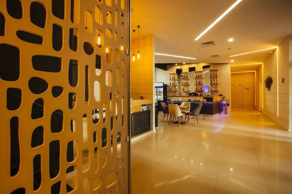 Hotel West 3
